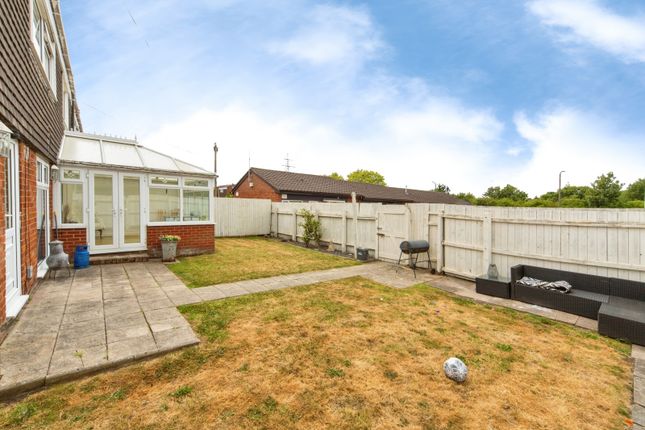 10, College Close, Merseyside photo 4
