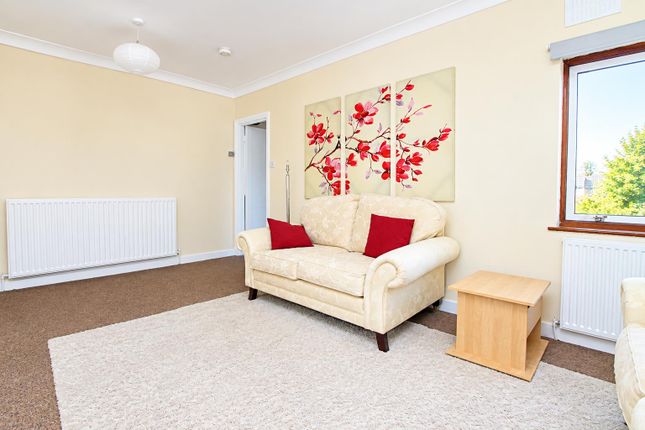 3A, Chequers Parade, Chequers Way, London photo 2