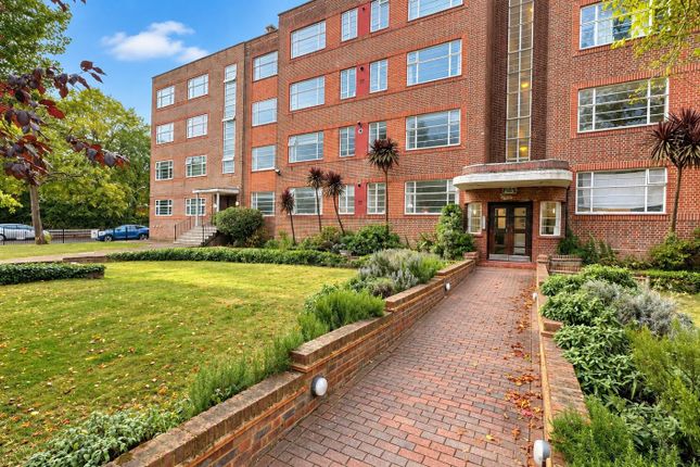 Flat 11, Grosvenor Court, Christchurch Avenue, London photo 2