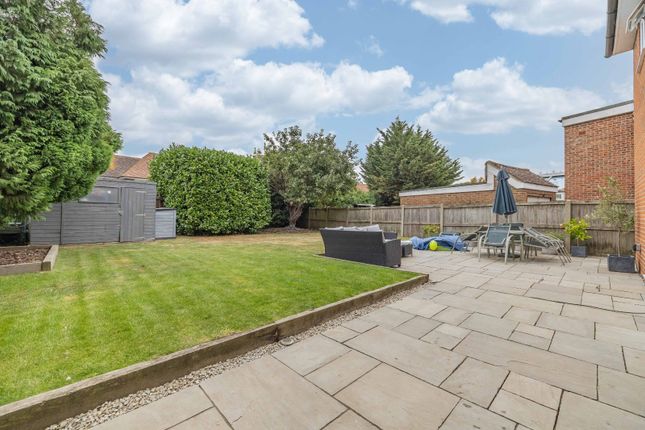 13, Ash Crescent, Canterbury photo 2