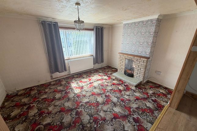 8, Arfryn, Ammanford photo 2