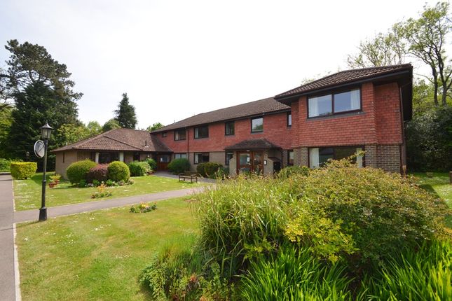 2 bed flat for sale in Heathside Court, Tadworth KT20
