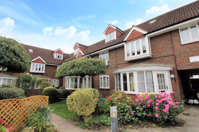 Thumbnail Property for sale in High Street, Banstead