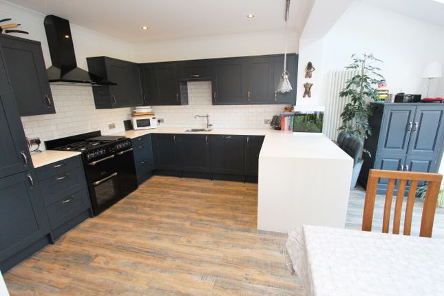 22, Midfield Way, Orpington photo 5