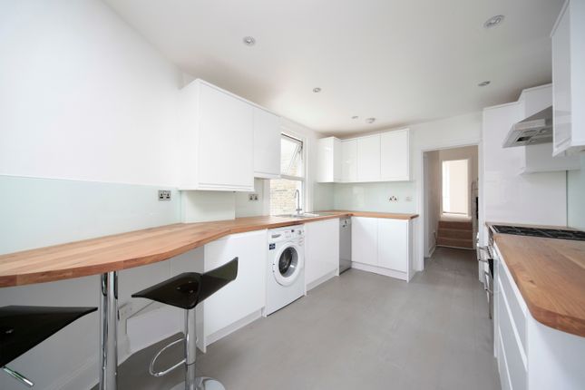 Flat for sale in Cambray Road, Balham, London