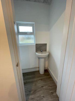 Semi-detached house to rent in Blenheim Crescent, Luton
