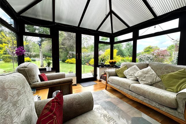 8, Grove Hill, Pembrokeshire photo 3