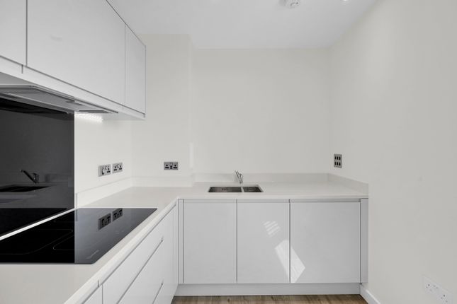 Flat 21/Plot 117, High Street, Southall photo 4