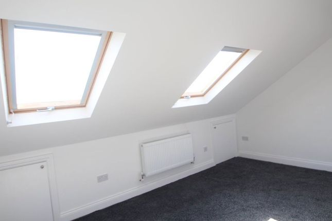Flat 3 12, - Kensington Gardens, Ilford photo 5
