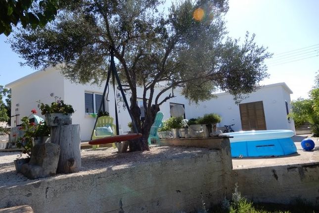 Thumbnail Bungalow for sale in Mesa Chorio, Pafos, Cyprus