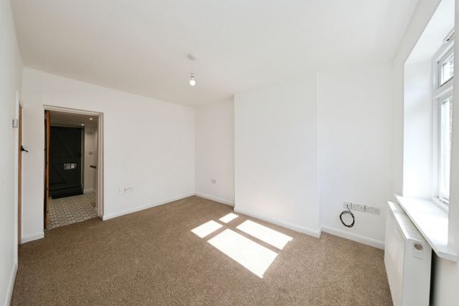 57, Parkside, Belper photo 3