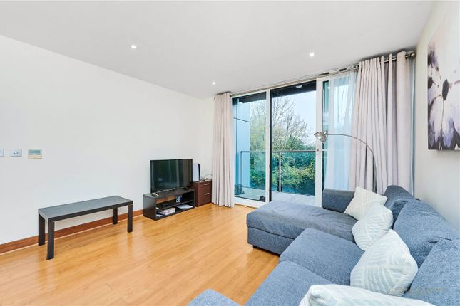 Flat for sale in Lanson Building, Chelsea Bridge Wharf, London