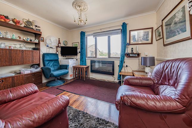 33 Woodlea Court, Verona Close, Uxbridge photo 4