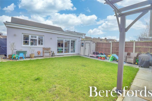 Bungalow for sale in Arnolds Avenue, Hutton