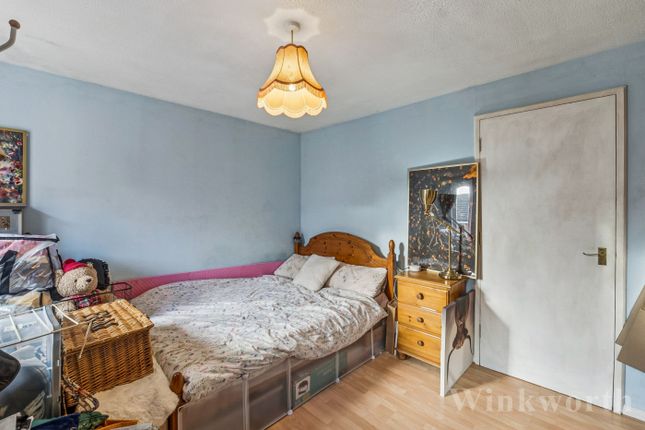 Flat 30, Verona Court, 5, Myers Lane, London photo 4