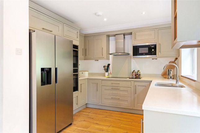 20, Lebanon Drive, Surrey photo 2