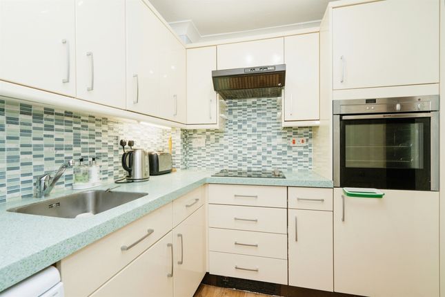 51, Ashdown Court, Cromer photo 4