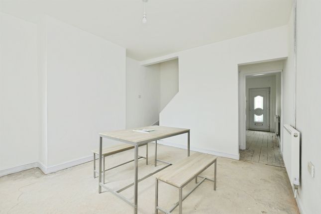 30, Clinton Street, Worksop photo 2