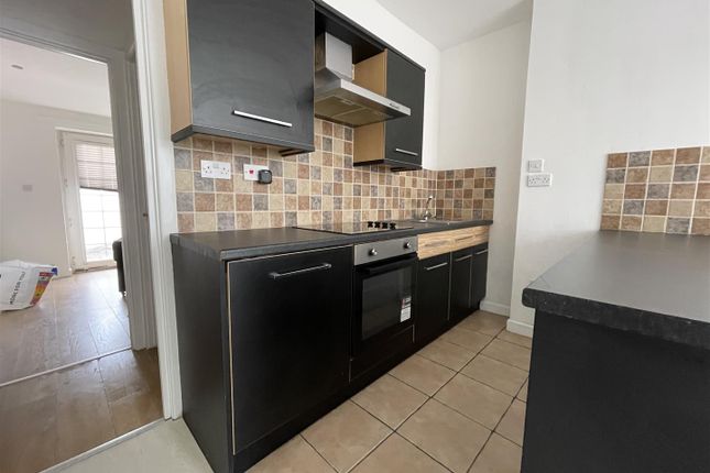 Flat to rent in Roath Court Place, Roath, Cardiff