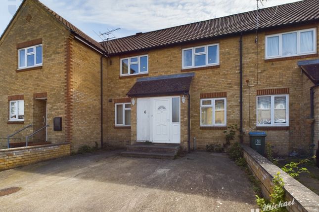 Terraced house to rent in Galloway, Aylesbury
