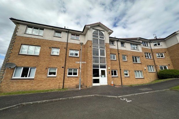 Flat to rent in Invergordon Place, Airdrie