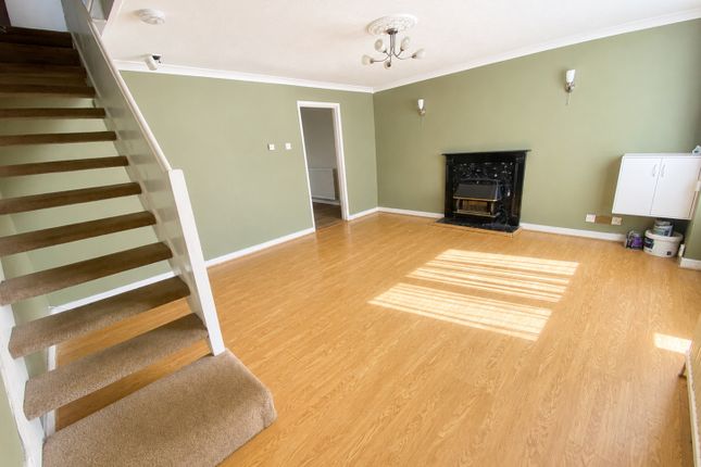10, Orchard Road, Wellingborough photo 2