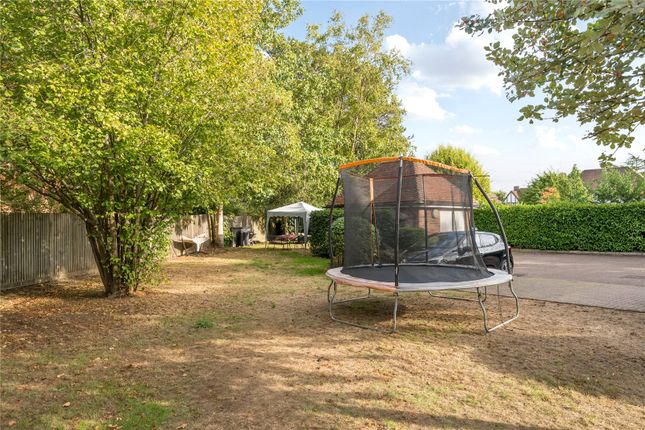 3 Ashley Place, 15, Ashley Road, Walton-On-Thames photo 2
