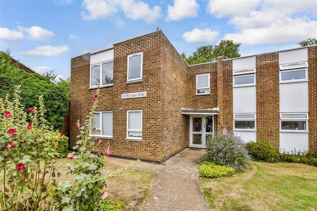 1-bed flat on Pelham Way, Leatherhead, £150,000