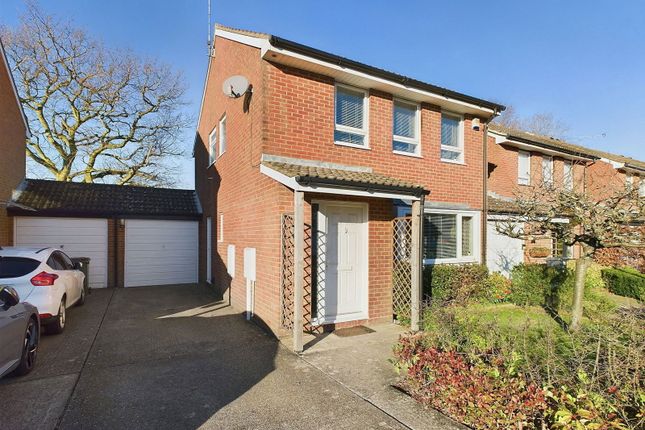 Link-detached house for sale in Kestrel Close, Horsham