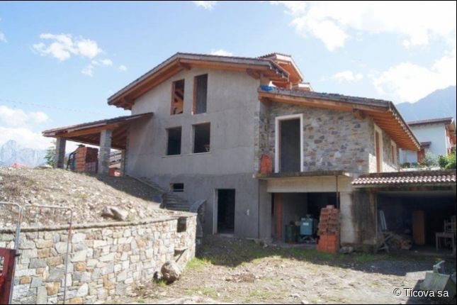 Detached house for sale in 23823, Colico, Italy