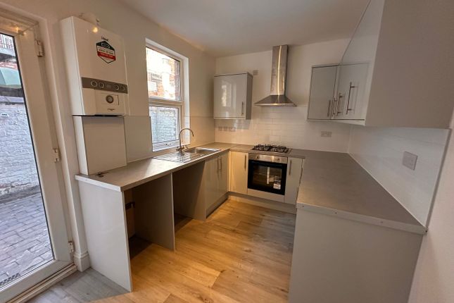Strode Road, Wellingborough photo 4