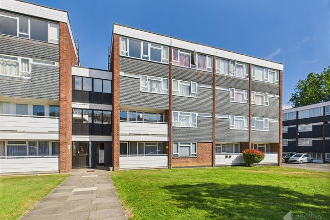 Thumbnail Maisonette to rent in Park Court, Harlow