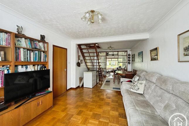 216, Bredhurst Road, Gillingham photo 2