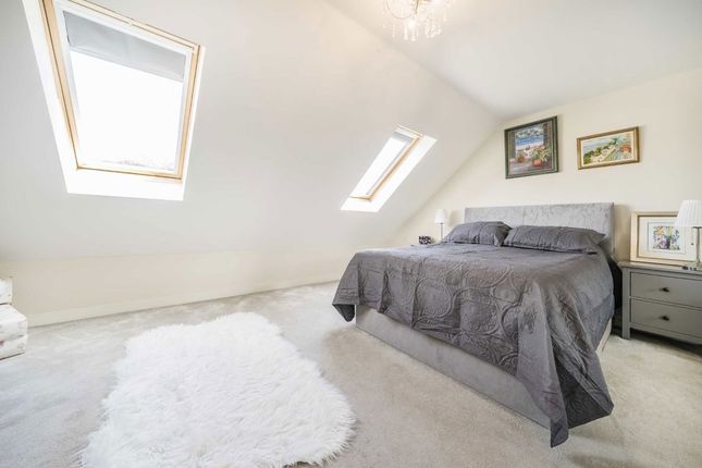 27, Blacksmith Close, Sunbury-On-Thames photo 4
