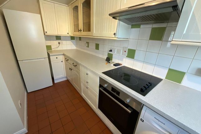 14 Kingsley Court, Brentwood Road, Romford photo 2