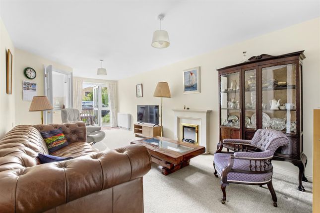 2, Hughenden Court,, Penn Road, Hazlemere photo 4