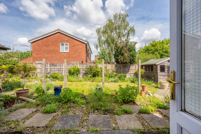 Flat 2, 71, Shepperton photo 4