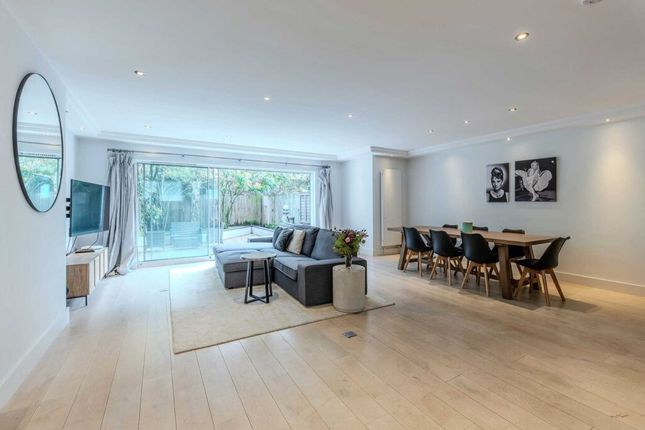 77D, Belsize Lane, London photo 2