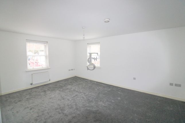 Flat for sale in Long Roses Way, Birstall, Leicester