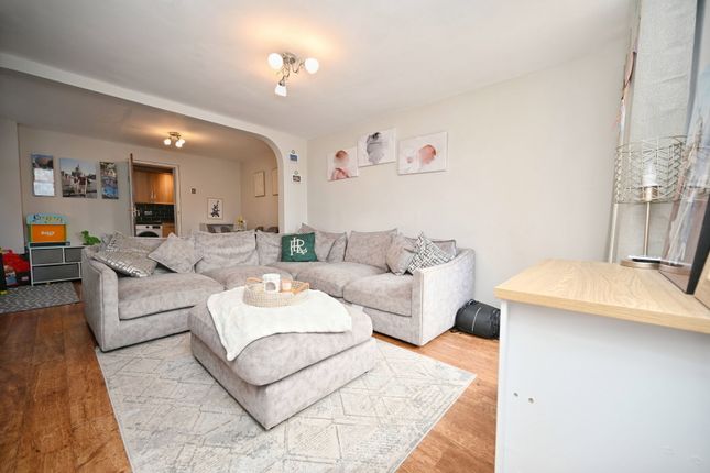 61, Cumberland Drive, Barnsley photo 4