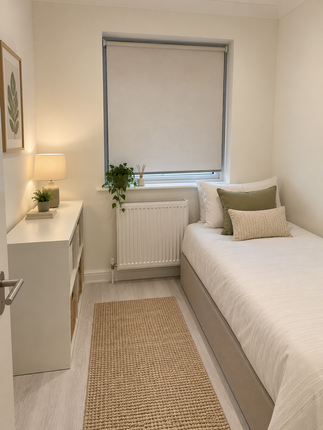 228 , Walton Road, London photo 5