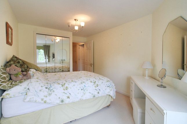14 Hughenden Court Penn Road, High Wycombe photo 3