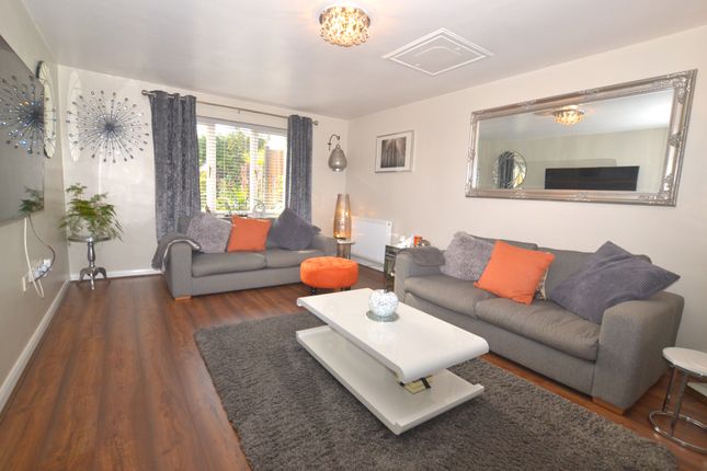3, Highfield Close, Grantham photo 4