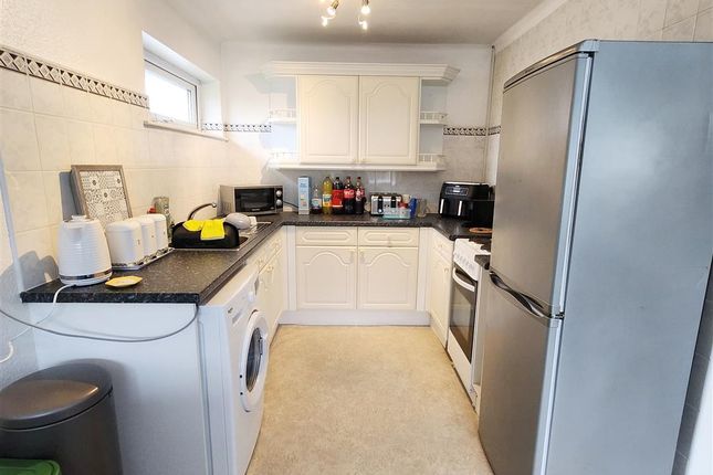 Flat to rent in St. Davids Court, St. Davids Avenue, Cleveleys