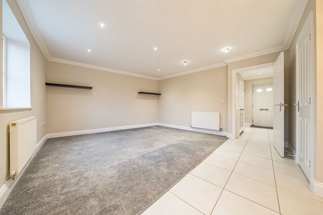 32, Simpson Way, Bury St. Edmunds photo 4