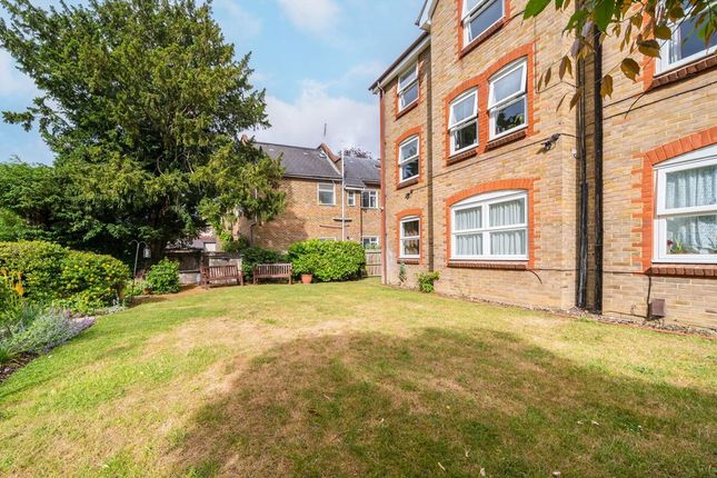 Flat 7, Andridge Court, 2A, Church Lane, London photo 4