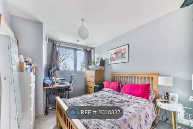 Thumbnail Flat to rent in Galleria Court, London