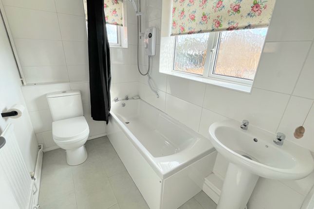 48, Salisbury Road, Peterborough photo 2
