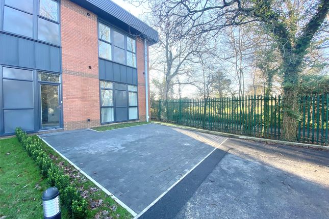 Thumbnail Flat to rent in Parkview House, 14 Oaklands Park, Wokingham, Berkshire