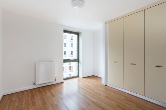 Flat to rent in Stainsby Road, London